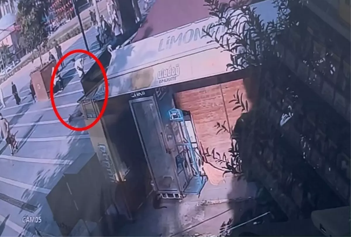 bursada bicakli kavga guvenlik kamerasinda 7IJhDwqy