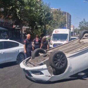 diyarbakirda 14 yasindaki surucu kaza yapti SalKBOdI