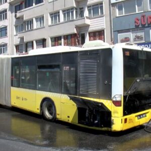 iett otobusunde korkutan yangin yolcular tahliye edildi SmqYmP6H