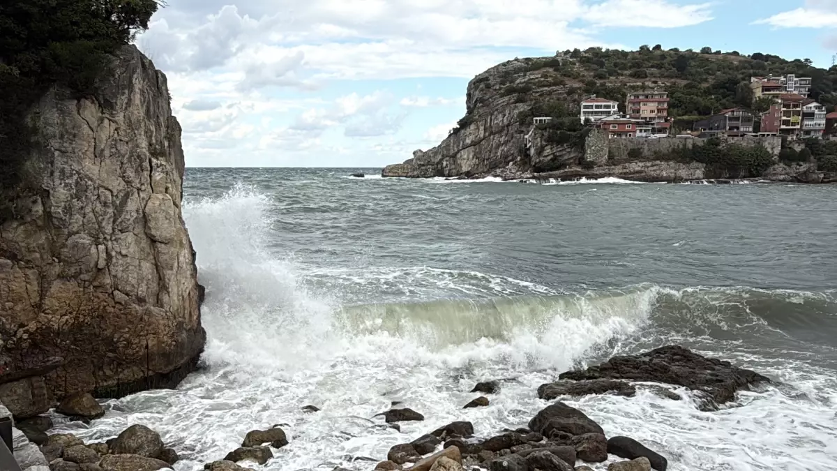 amasrada firtina dalgalar 5 metreye ulasti NGHbyBCW