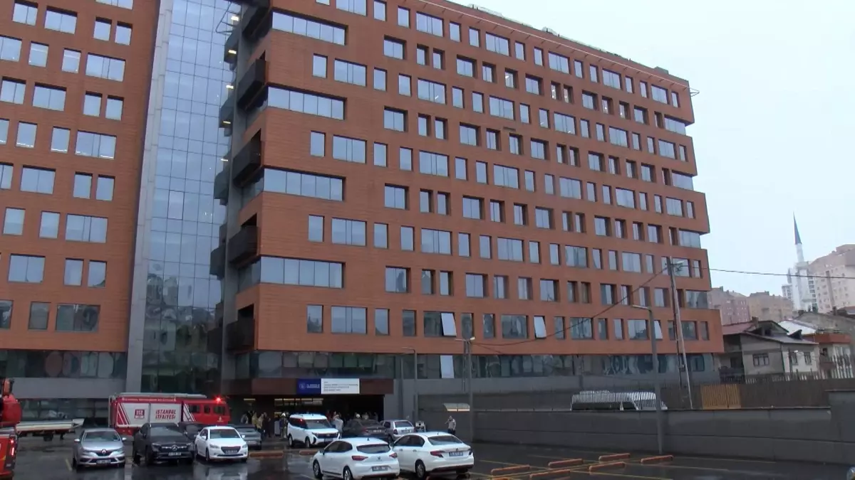 atasehirde universite laboratuvarinda yangin 4vxAIlze