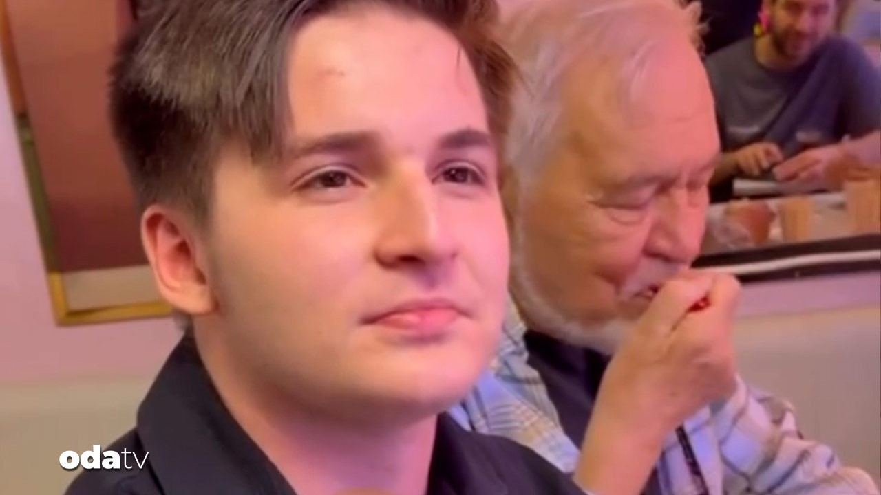 celal sengor selcuk yontem vedat milorden sonra simdi de ilber ortayli dondurmacida surpriz fotograf C5wVTJlX