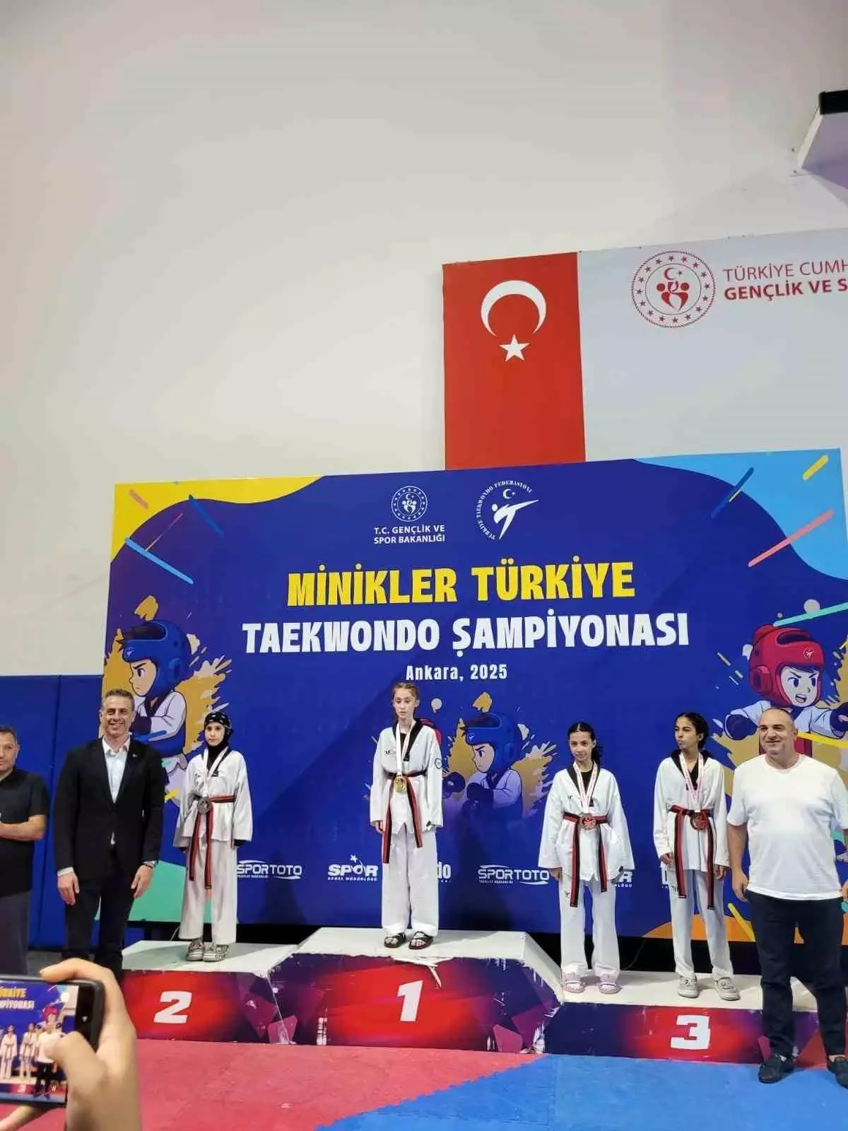duzceli narin taekwondoda turkiye 2si xMlqL8S8