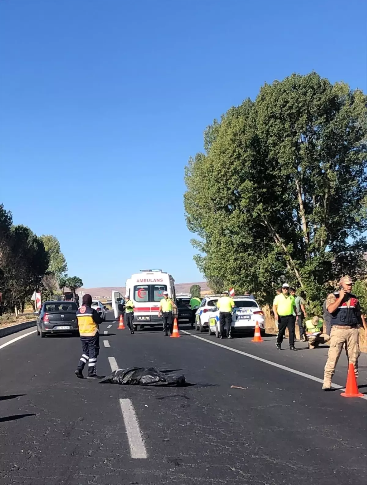 erzurumda yaya kazasi 1 olu 2 yarali j3meQXLt