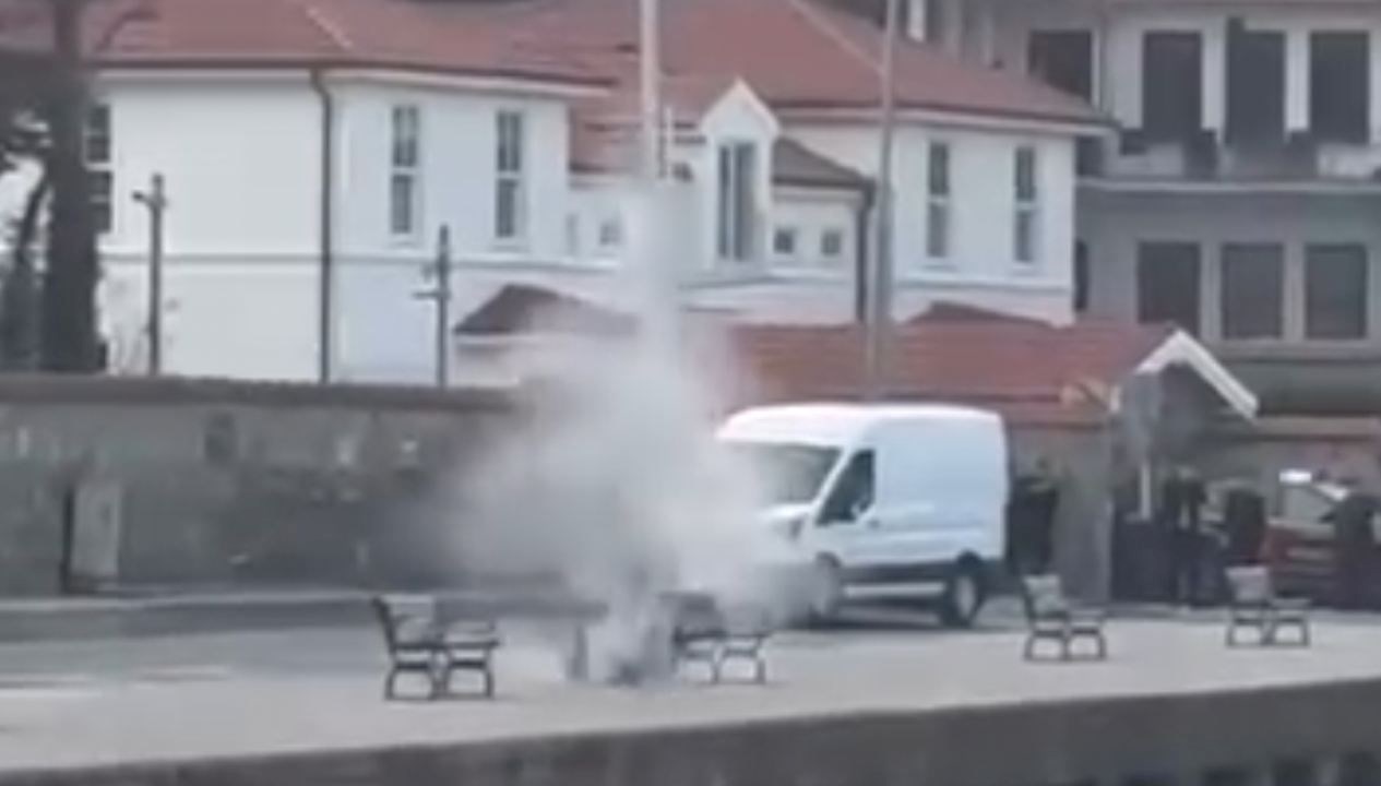 baskonsolosluk onunde supheli valiz panigi 3TQeDwFY.jpg