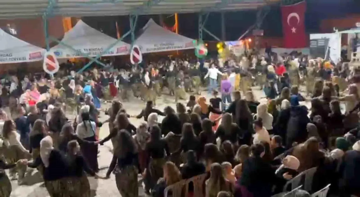 biyikali mahallesinde kadinlar salvar gecesinde bir araya geldi xBCUuLnj.jpg