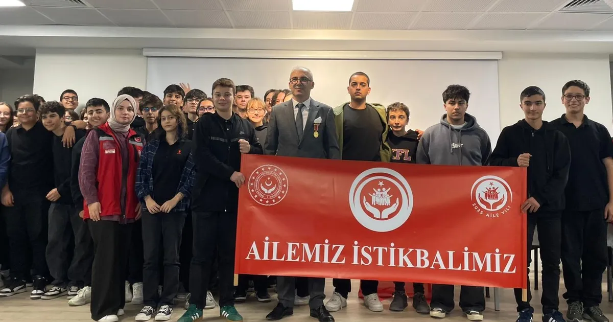 kesanda kahraman gazi genclerle bulustu kfgbbrWI.webp