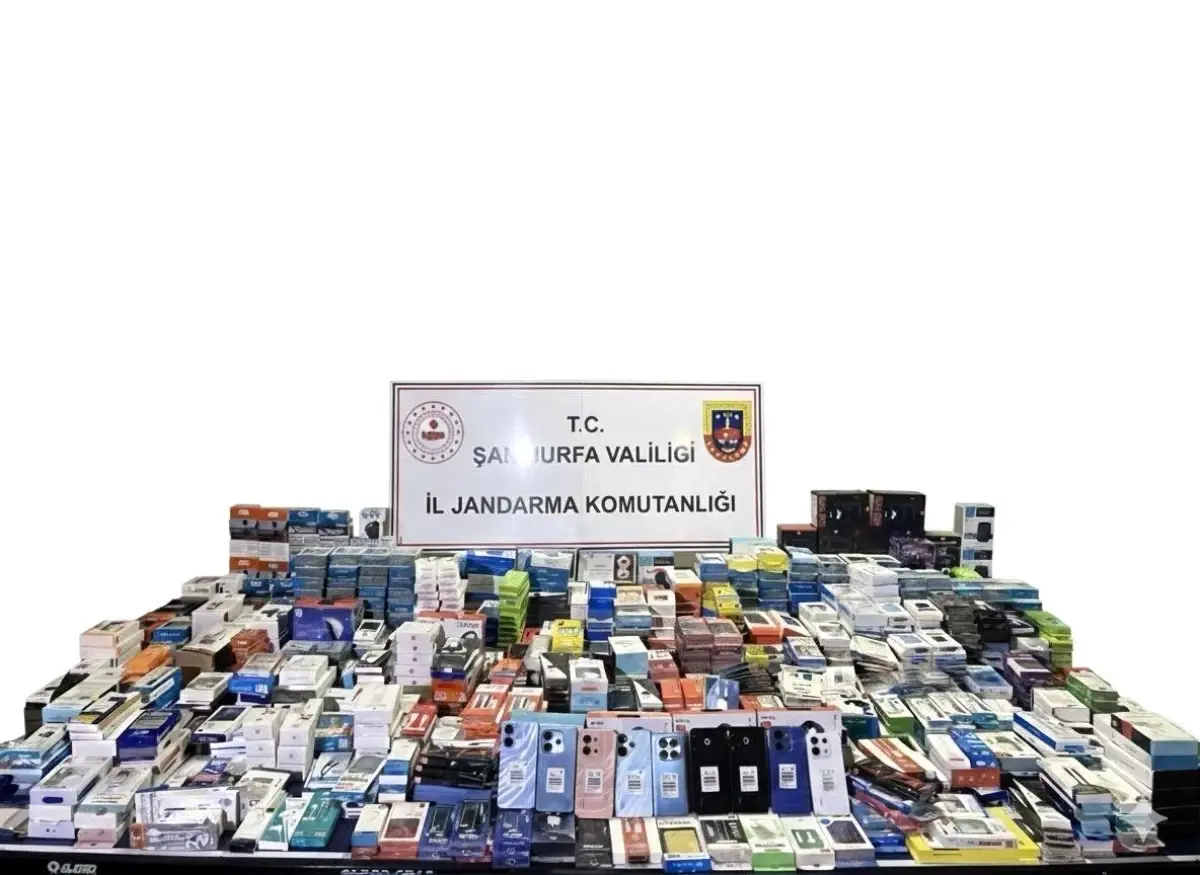 sanliurfada gumruk kacagi cep telefonu ve aksesuarlari ele gecirildi 7SEydqVV.jpg