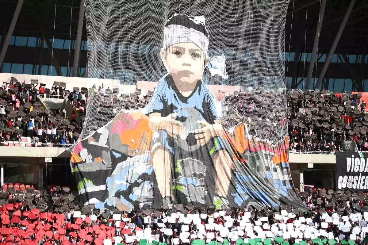 sivassporlu taraftarlardan gazze protestosu wgFc7YOw