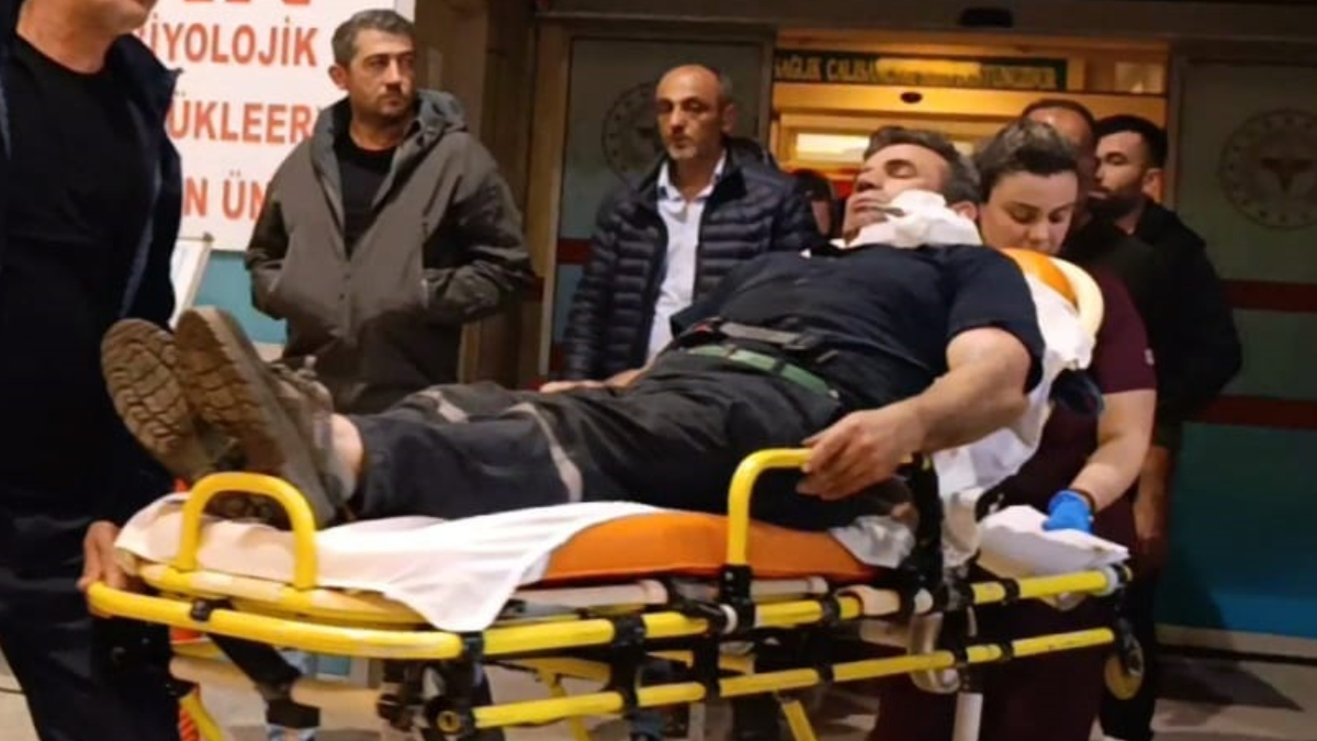 bursada romorkun kopan halat demiri bir kisinin yuzune saplandi VvB5kkfl.jpg