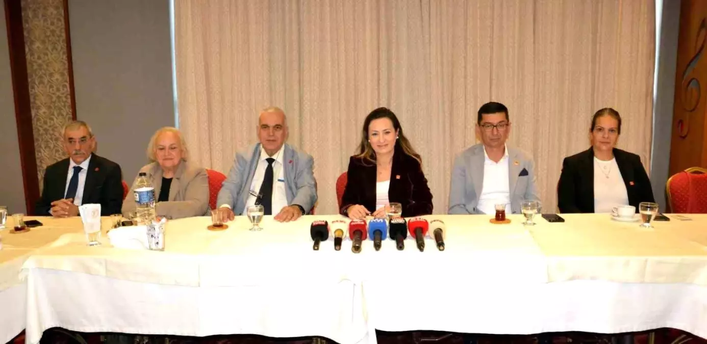 chp manisa il baskani ozalperden basin toplantisi ve burokrasideki degisiklikler 5Xbgx1Ws.jpg