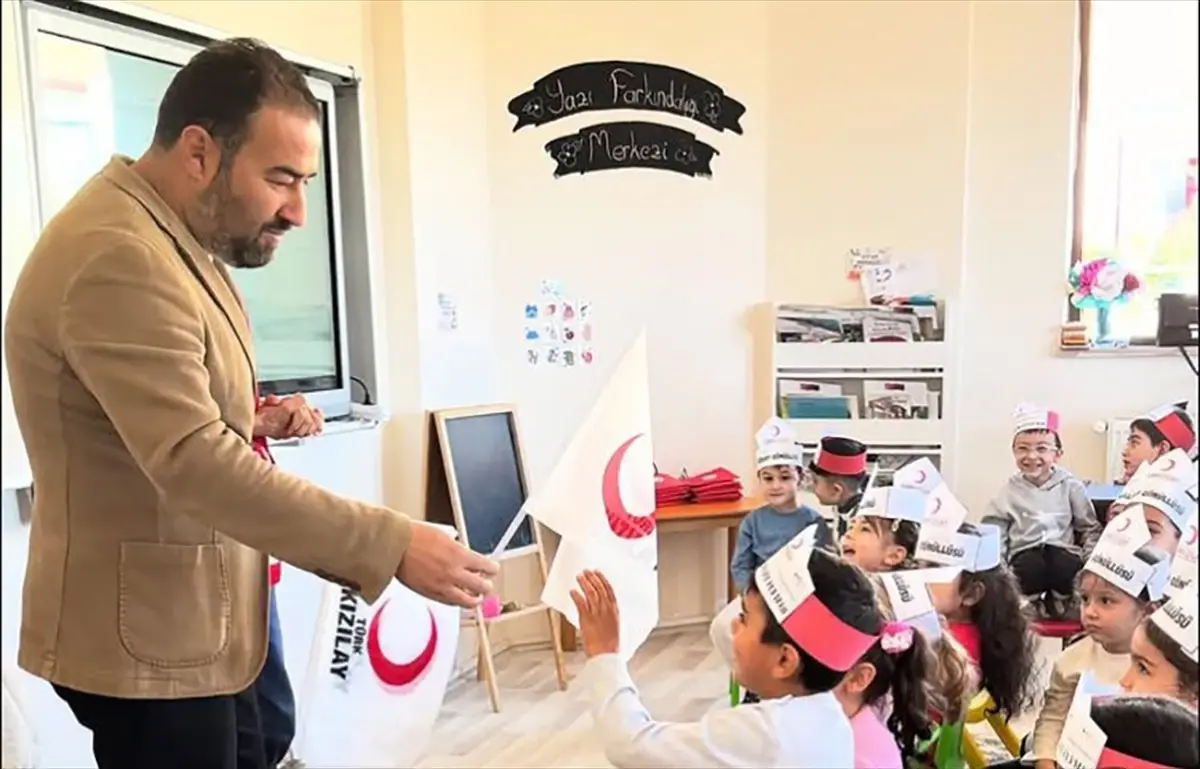 zarada kizilay haftasi etkinlikleri 4WLU13G2.jpg