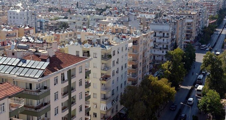 apartmanda-oturan-herkes-odemek-zorunda-geciktirenin-kapisina-icra-dayaniyor-Kb3TImXm