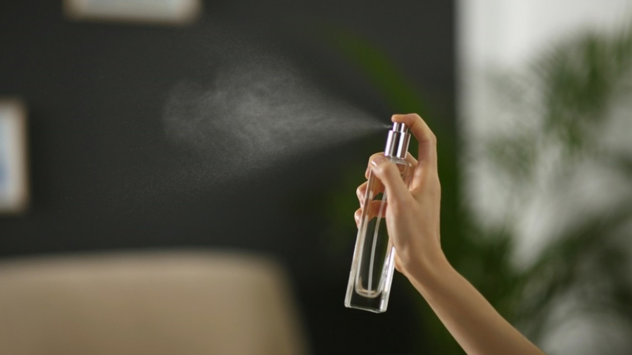 Oda Spreyleri: Güzel Kokuların Arkasındaki Gizli Tehlikeler