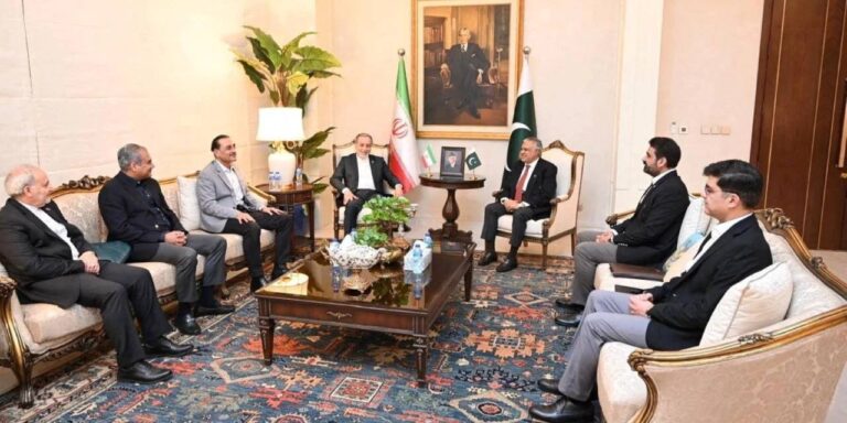 iranin-diplomasi-turu-basladi-gozler-islamabadda-WH84mpgE