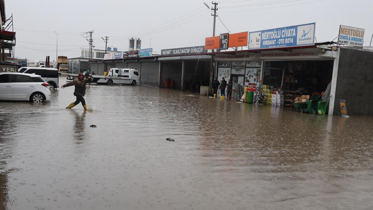 Iğdır’daki Sel Felaketi Küçük Esnafı Vurdu, İş Yerleri Su İçinde Kaldı