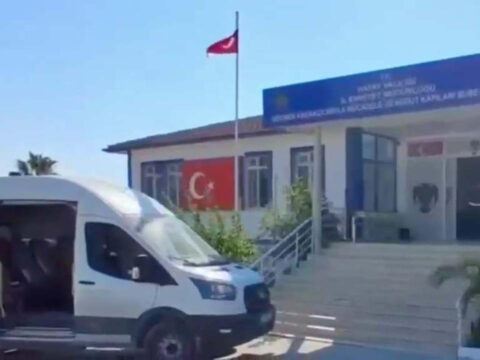 Hatayda 4 aracta 15 gocmen yakalandi 4 organizator tutuklandi FRMdA3N1